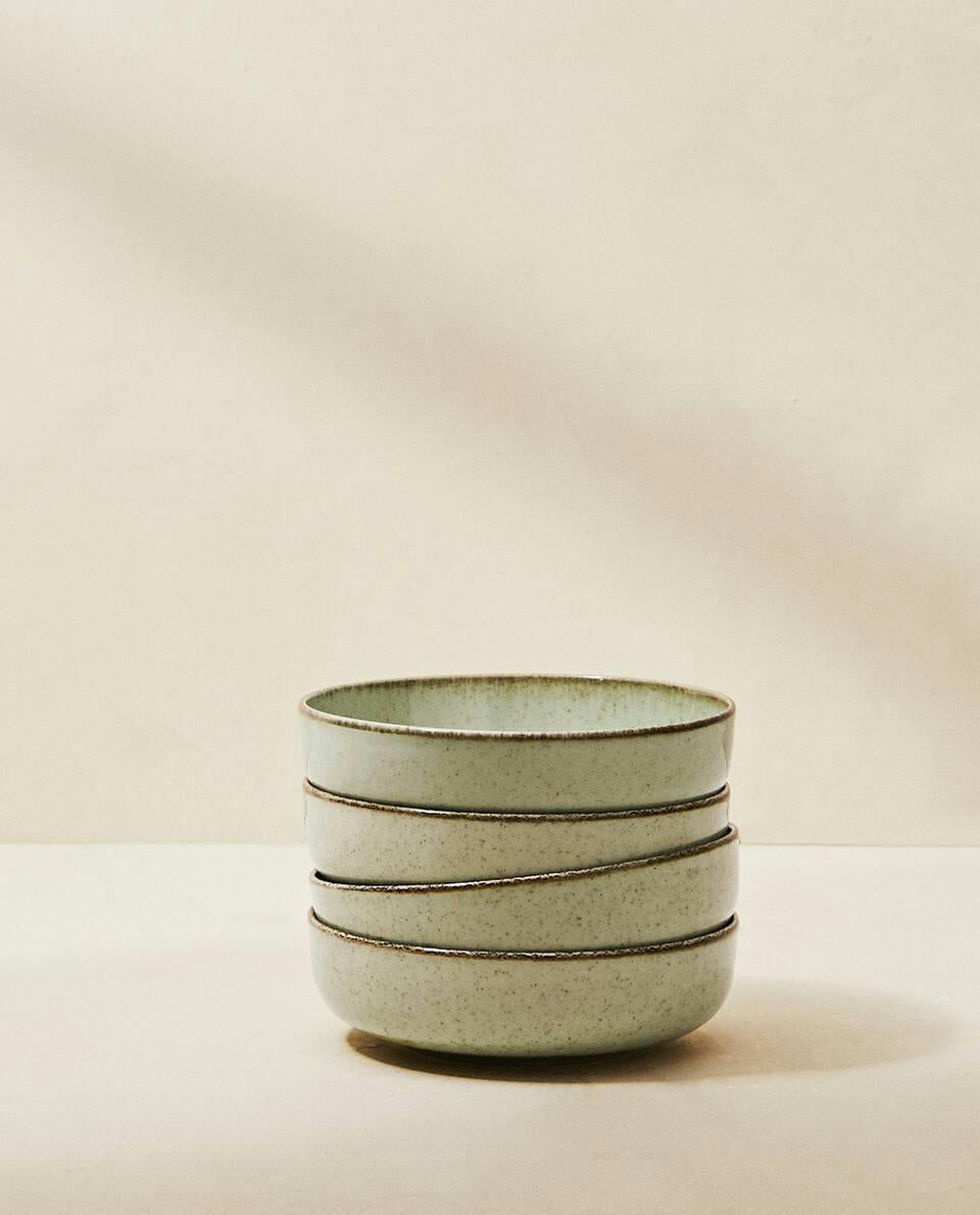 CUENCO DE PORCELANA CON BORDE ACABADO ANTIGUO