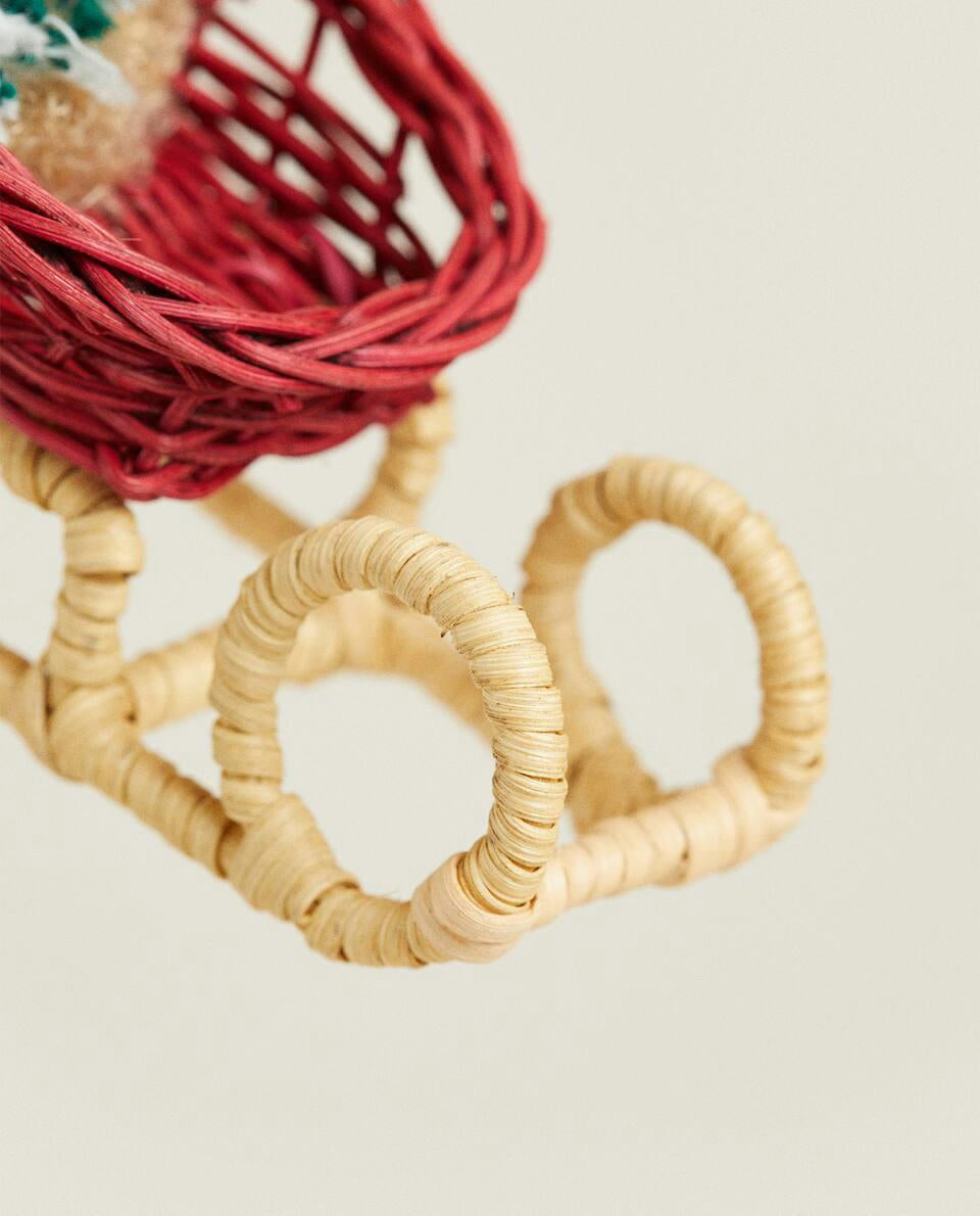 DECORACIÓN DE TRINEO NAVIDEÑO DE RATÁN