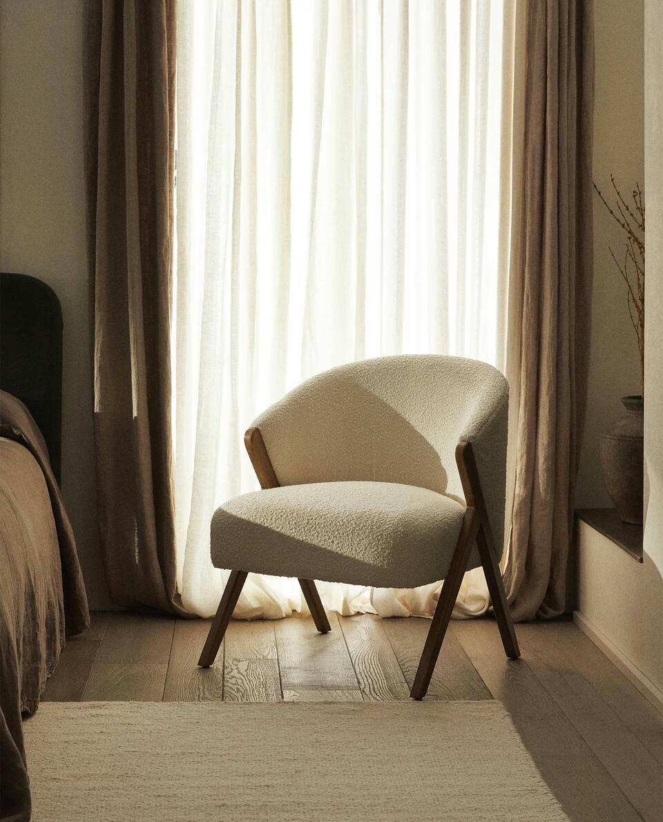 POLTRONA IMBOTTITA IN BOUCL