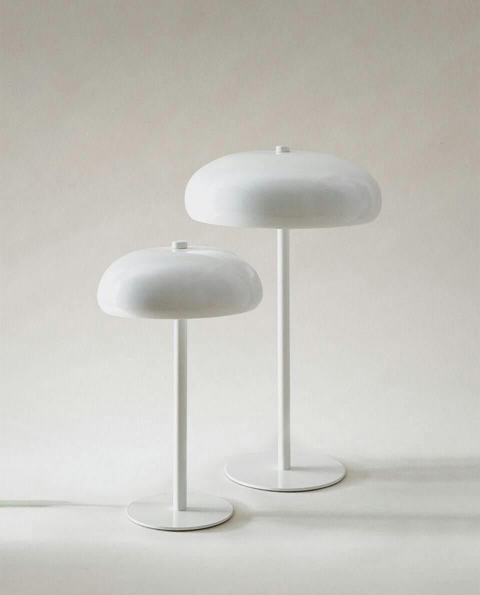 LÁMPARA MONOCROMÁTICA GRANDE