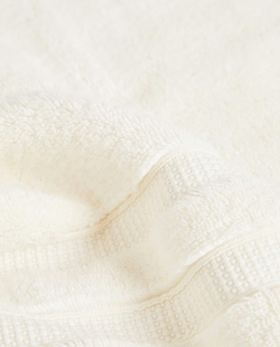 ASCIUGAMANO EXTRA MORBIDO CON DOPPIO BORDO