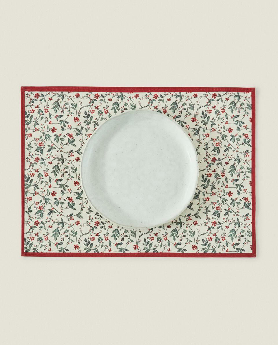 PACK OF CHRISTMAS VINE COTTON TEA TOWELS (PACK OF 2)