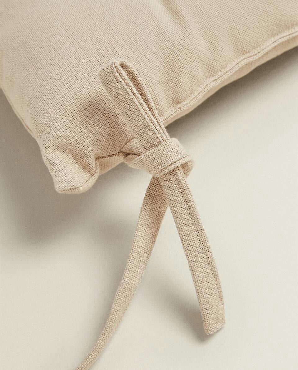 CUSCINO PER SEDIA TRAPUNTATO CON LACCI