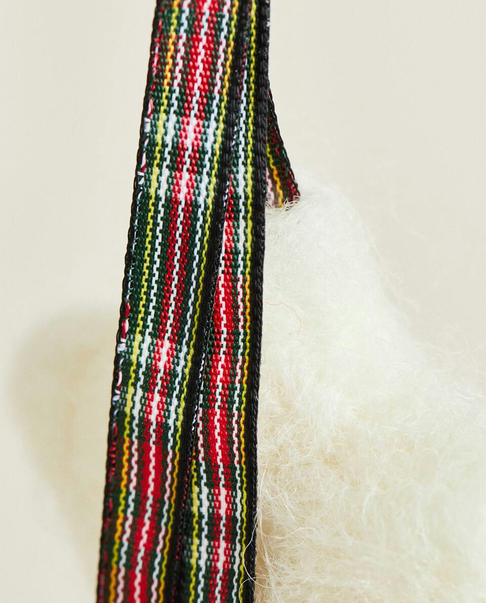 FELT CHRISTMAS DECORATION WITH TARTAN STARS