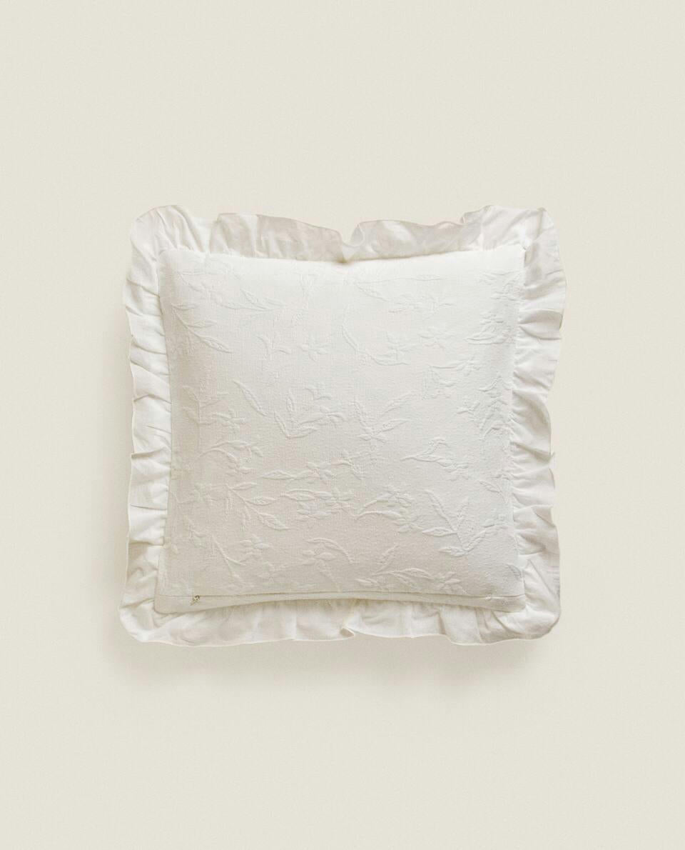 RUFFLE CUSHION COVER
