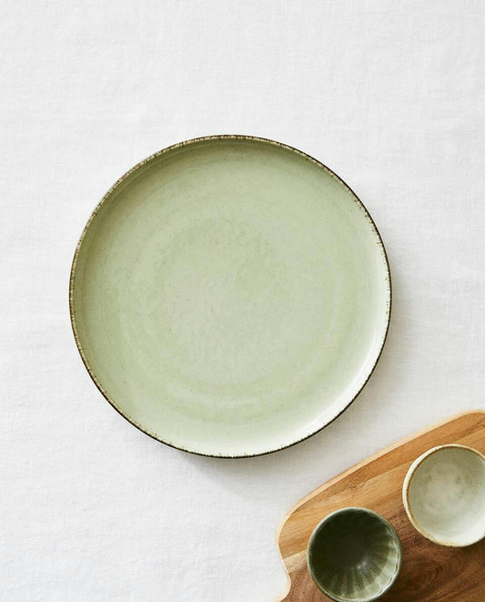 VAJILLA DE PORCELANA CON BORDE ACABADO ANTIGUO 