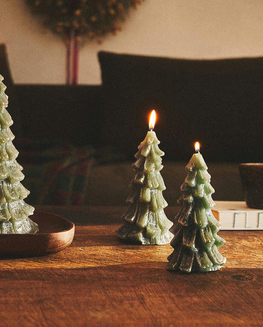VELA DE ABETO NAVIDEÑO CON BRILLO 