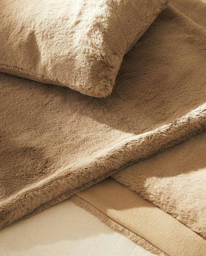 MANTA DE PIEL SINTÉTICA DE DOBLE TEXTURA 