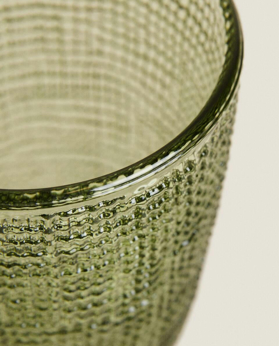 VIDRIO CON DISEÑO EN RELIEVE 