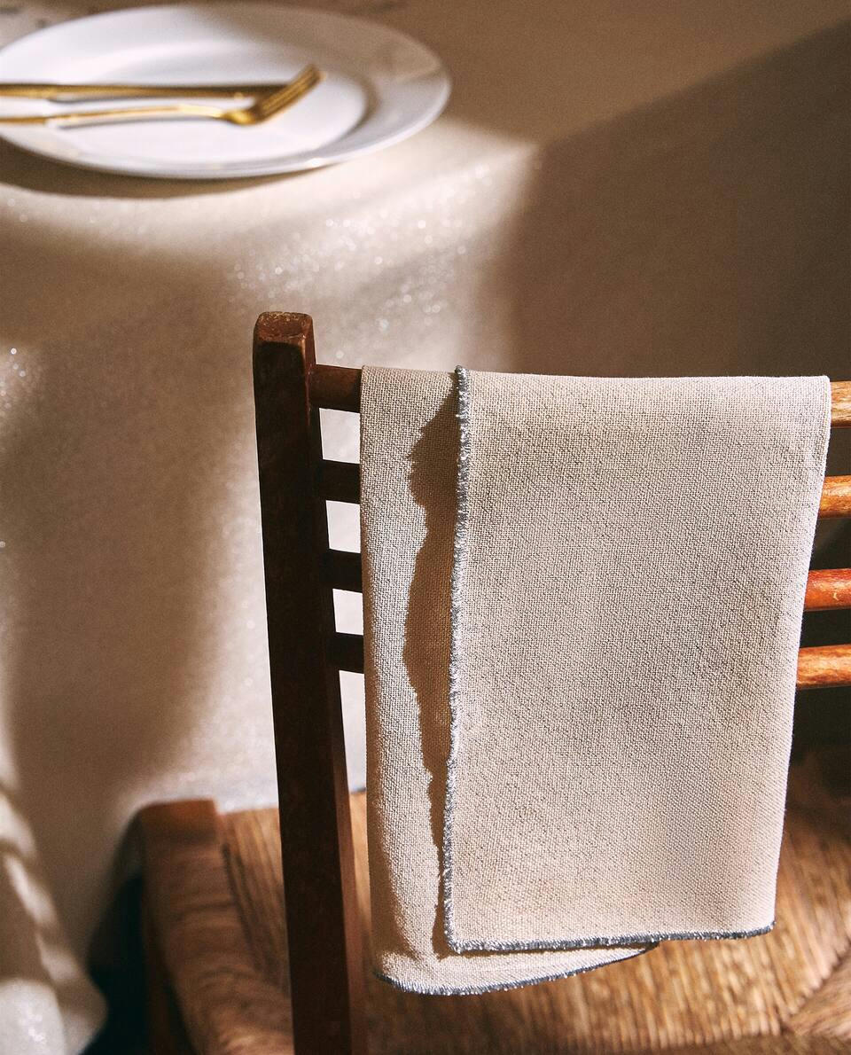 PAQUETE DE SERVILLETAS NAVIDEÑAS DE ALGODÓN CON BRILLO (PAQUETE DE 2) 