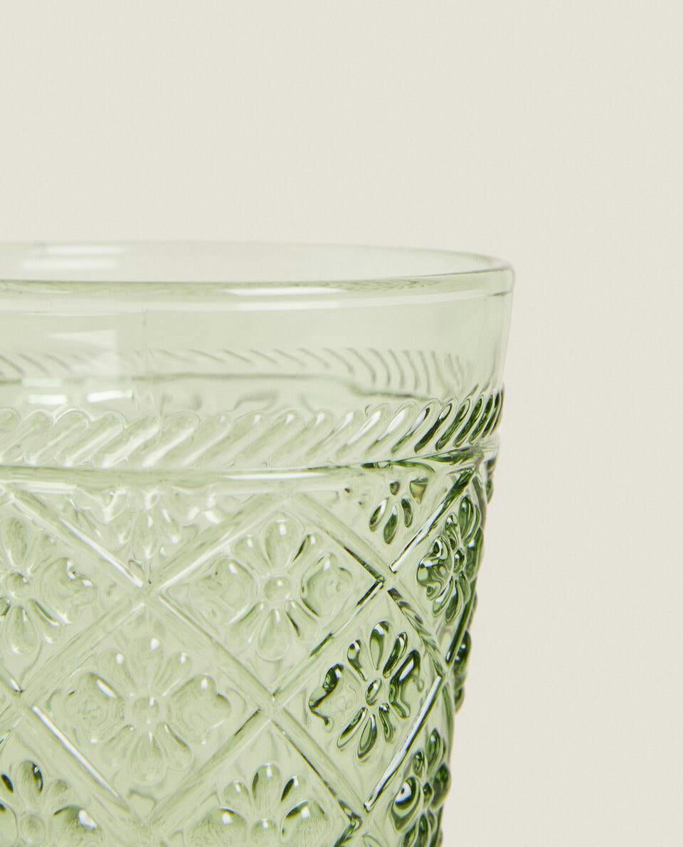 VIDRIO CON DISEÑO FLORAL EN RELIEVE 