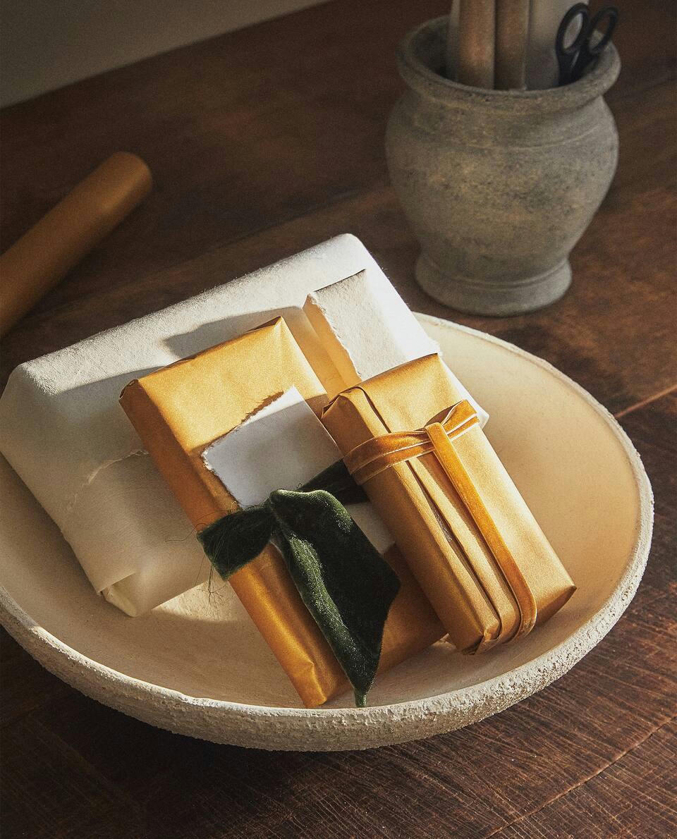 CARTA DA REGALO NATALIZIO ORO 