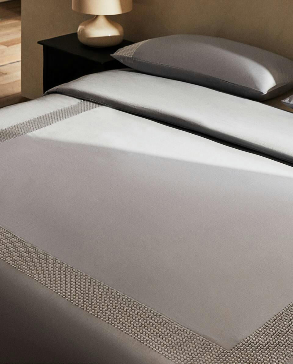 FUNDA NÓRDICA BORDADA GEOMÉTRICA 