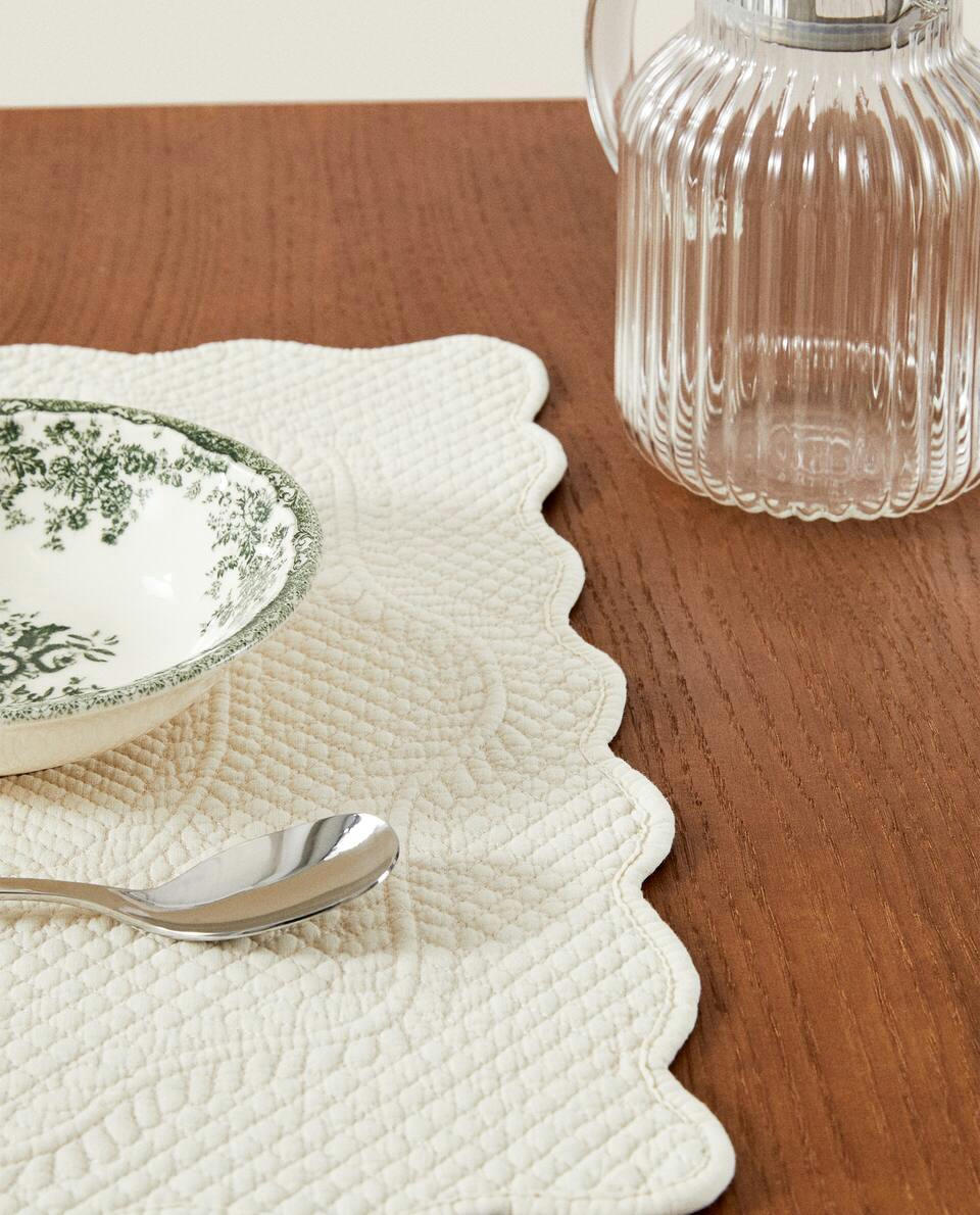 MANTEL INDIVIDUAL ACOLCHADO 