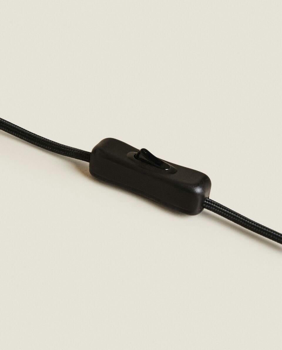 LÁMPARA CON BASE DE CERÁMICA 