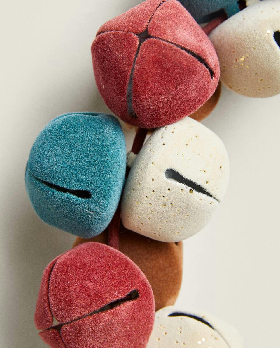 CORONA NATALIZIA DECORATIVA CON CAMPANE DA SLITTA 