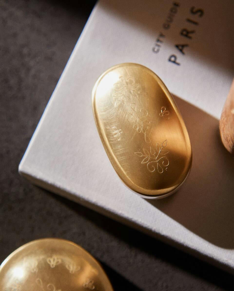 CAJA OVALADA GRABADA 