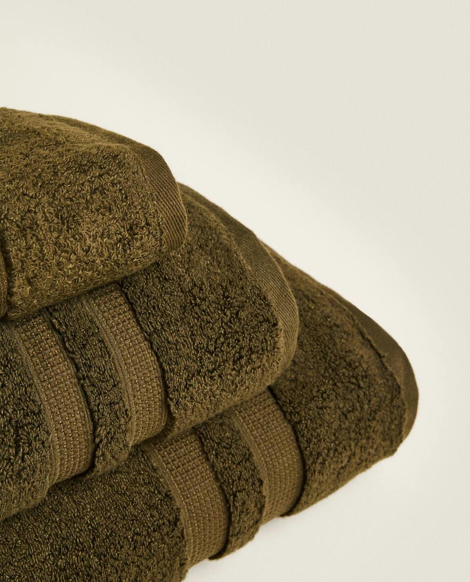 ASCIUGAMANO EXTRA MORBIDO CON DOPPIO BORDO 