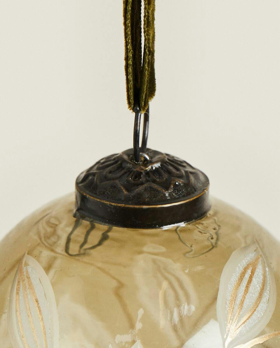 PALLA DI NATALE IN VETRO CON DECORAZIONE DI FOGLIE 