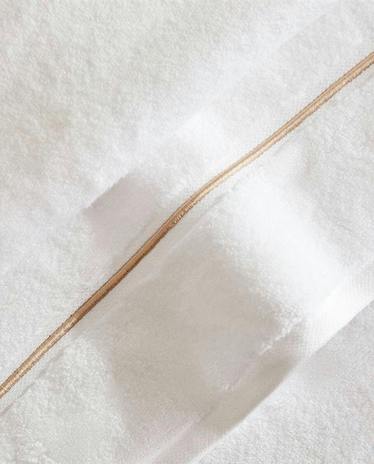 ASCIUGAMANO CON BORDO SMERLATO RICAMATO 