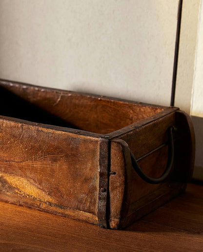CAJA DE MADERA CON ACABADO ANTIGUO 