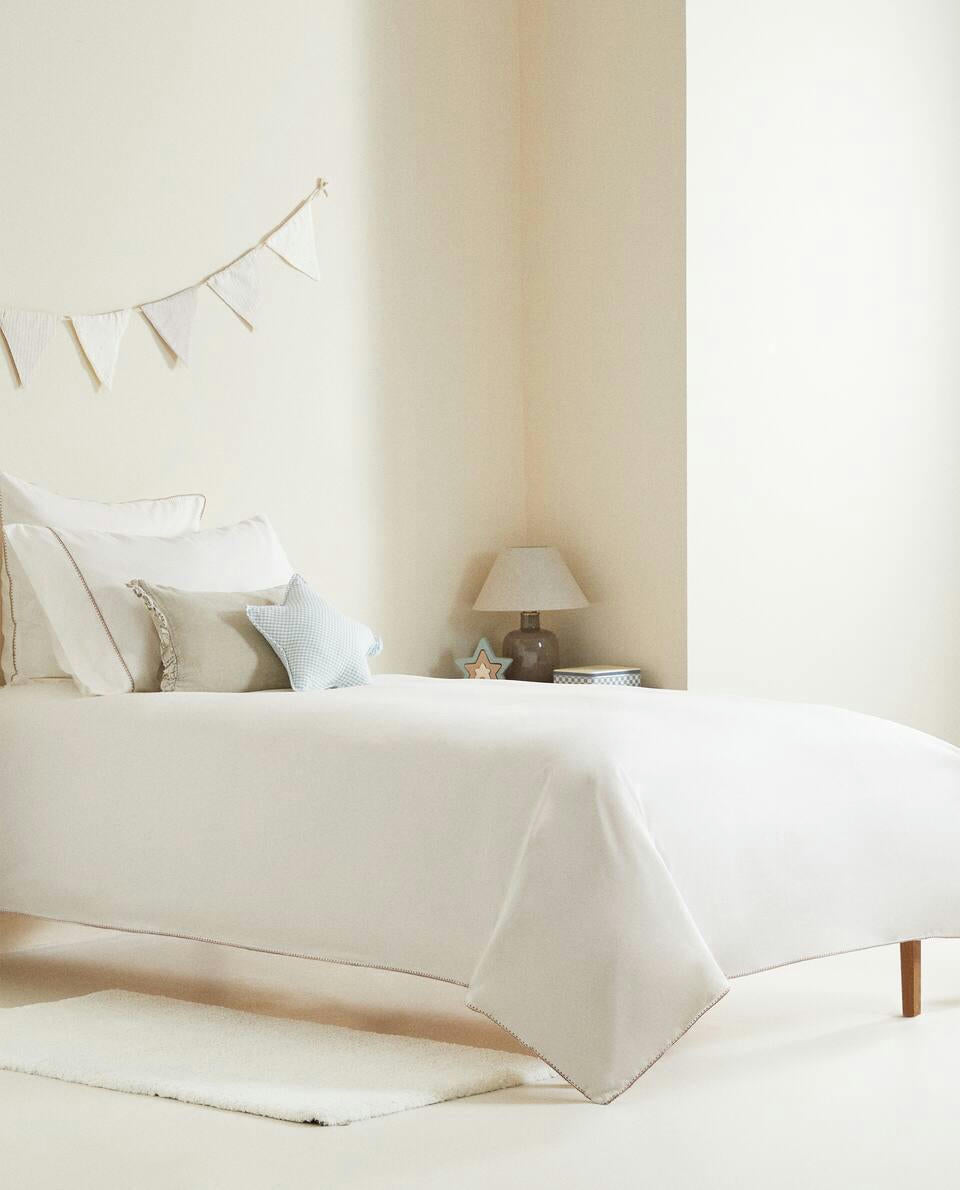 LENZUOLO CON ANGOLI CON IMPUNTURE 