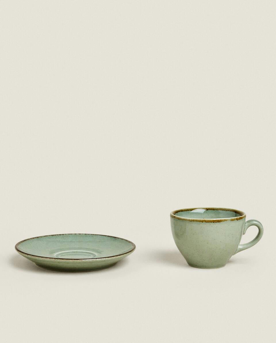 DETTAGLIO DEL BORDO DELLA TAZZA DA TÈ 