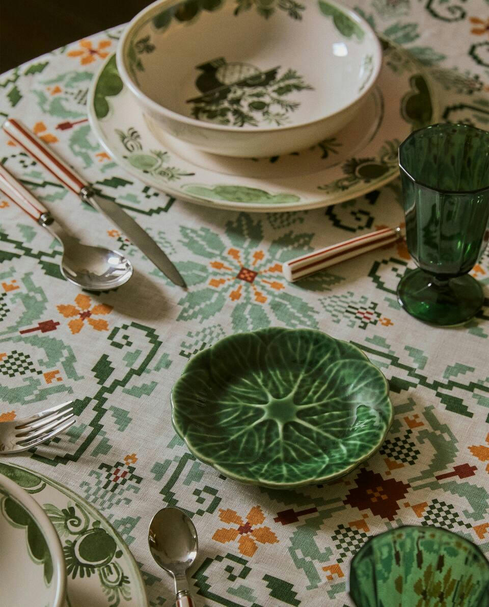 PLATO DE GUARNICIÓN DE BARRO CON HOJAS DE COL 