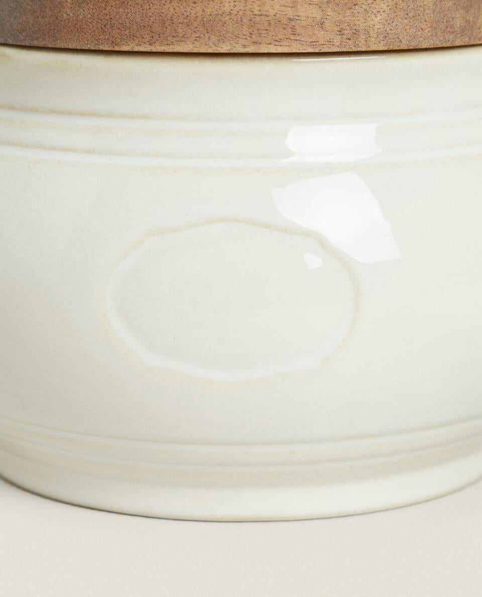 SALIERA IN CERAMICA CON COPERCHIO IN LEGNO 