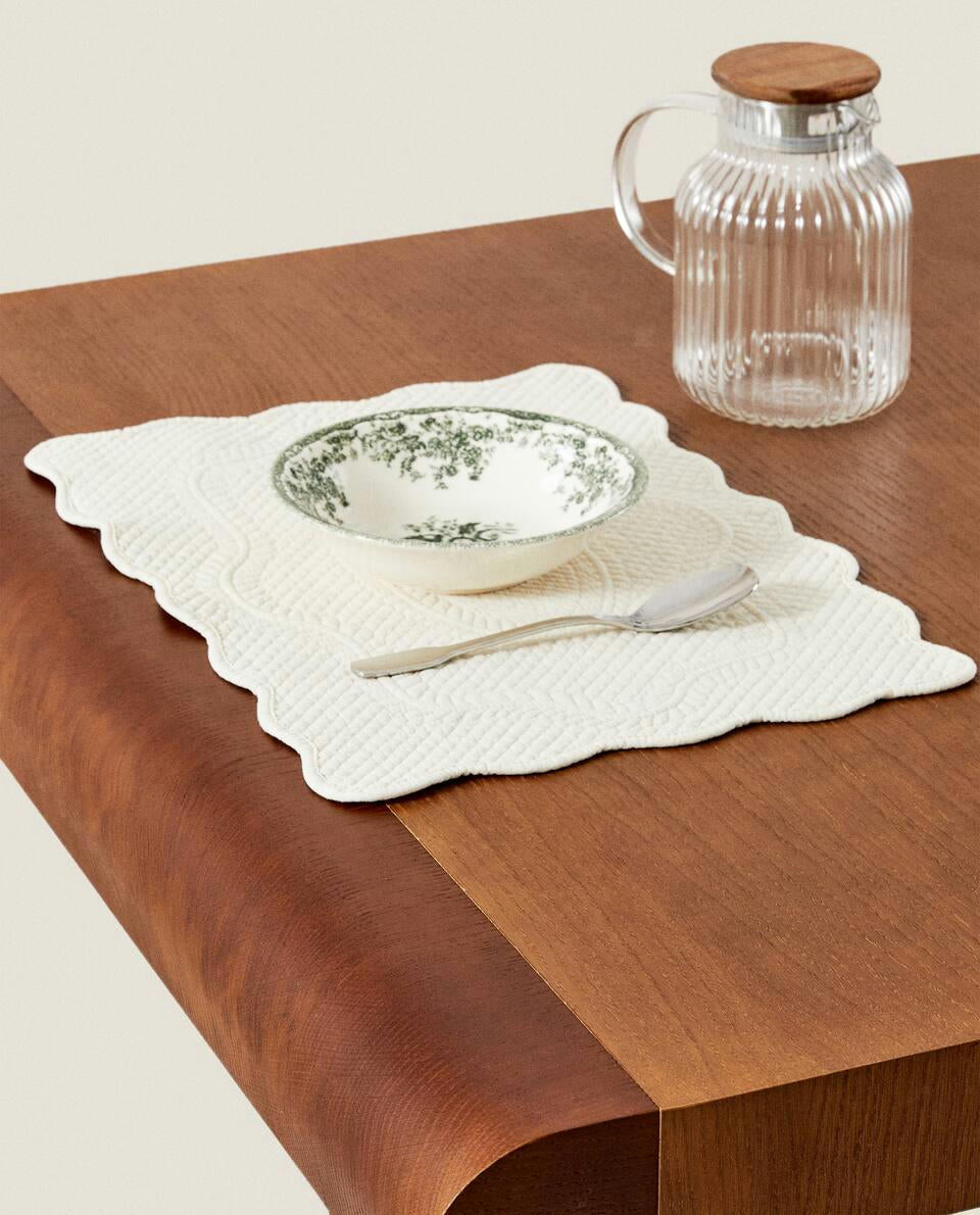 MANTEL INDIVIDUAL ACOLCHADO 