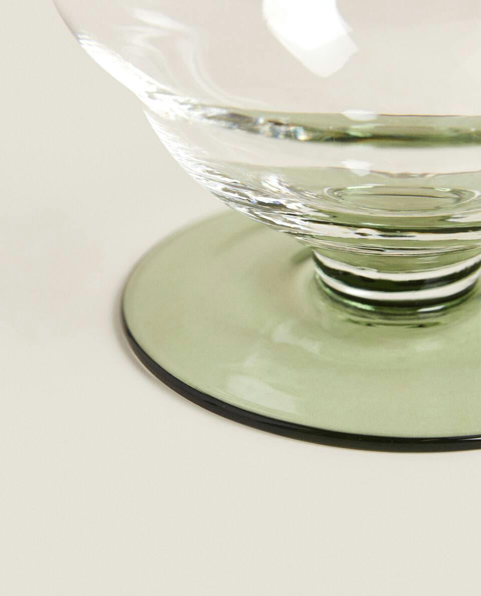 COPA DE HELADO CON BASE DE COLOR 