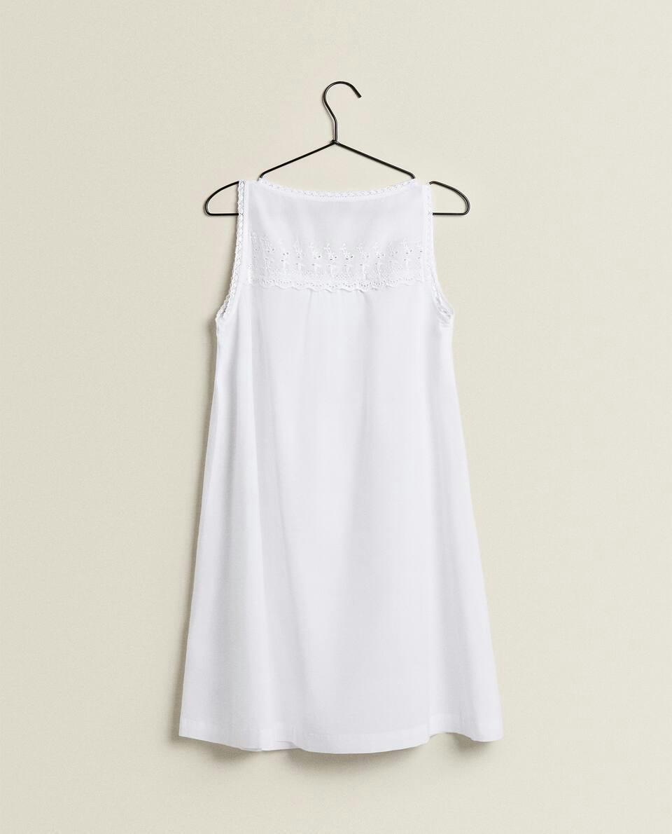 EMBROIDERED COTTON NIGHTDRESS