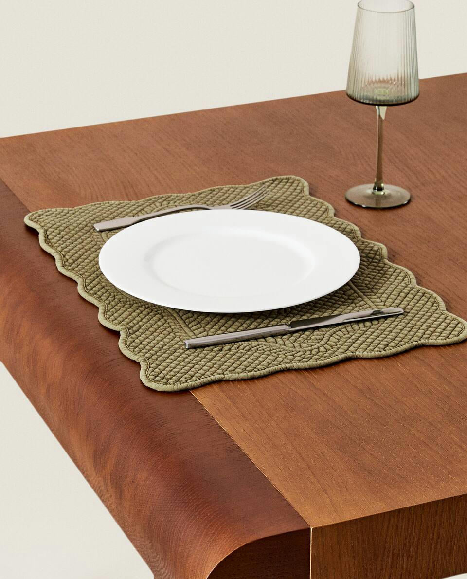 MANTEL INDIVIDUAL ACOLCHADO 