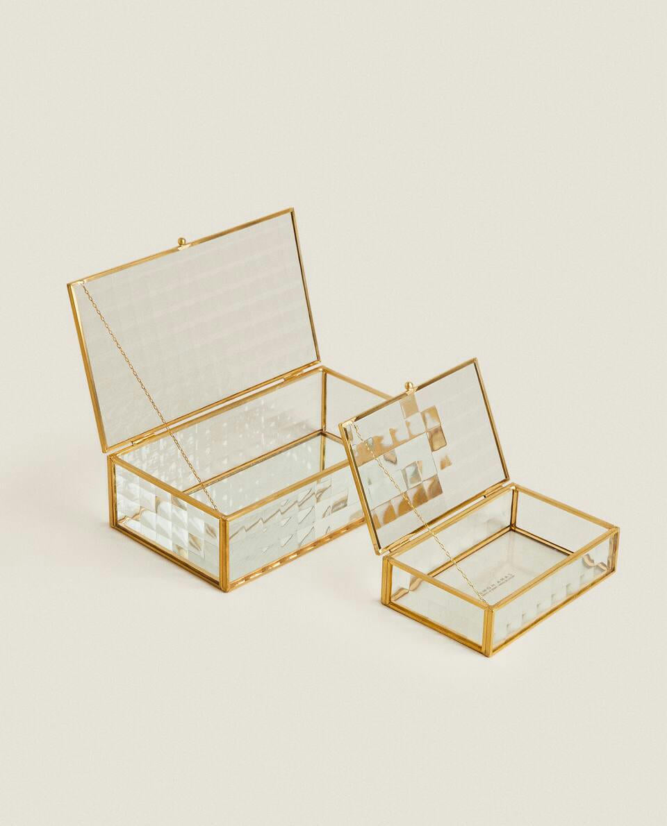 CAJA CON BORDE DORADO 