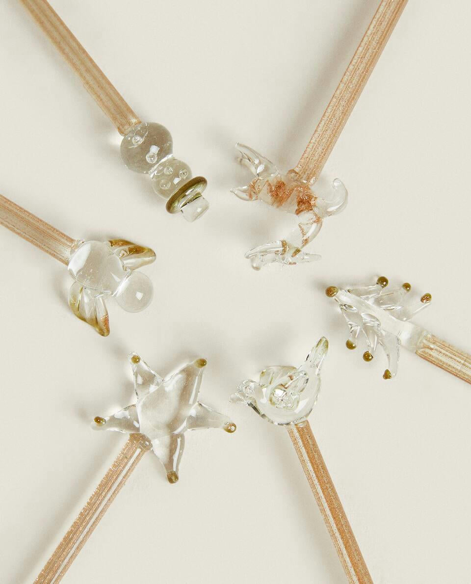 DIJES DE CUCHARA DE POSTRE DE COPA NAVIDEÑOS (PAQUETE DE 6) 