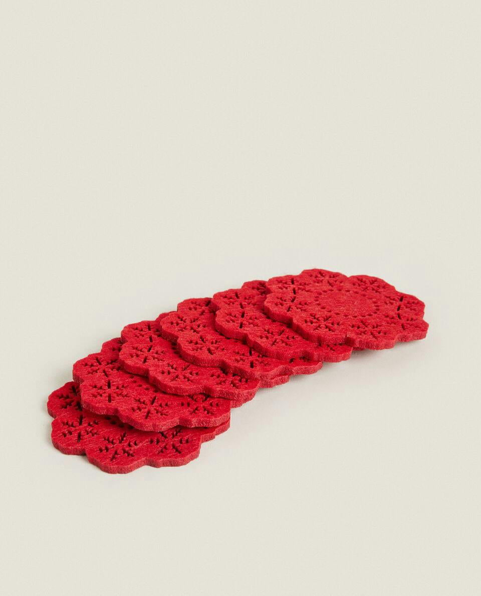 CONFEZIONE DI SOTTOBICCHIERI NATALIZI IN FELTRO A FORMA DI FIOCCO DI NEVE (CONFEZIONE DA 6) 