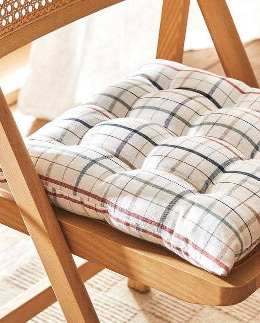 CUSCINO A QUADRI IN FILO TINTO 