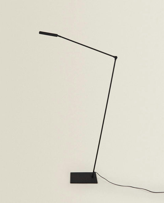 LÁMPARA DE TALLO LED DE METAL 