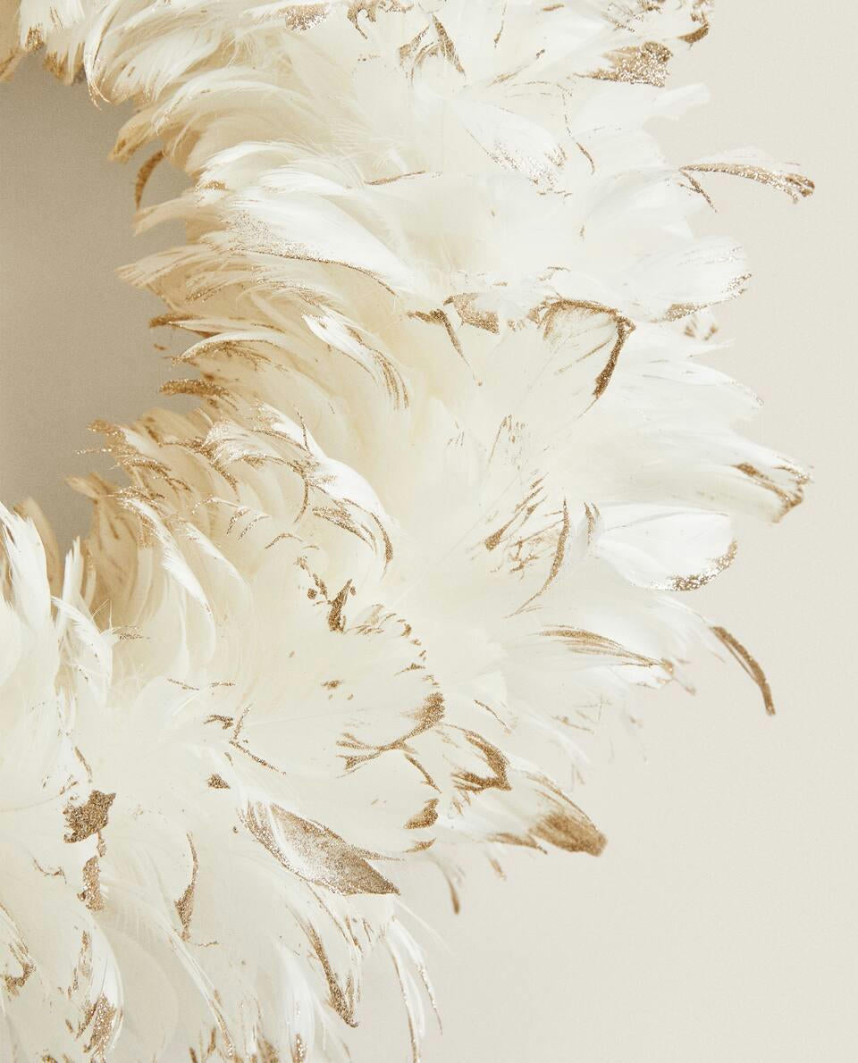 DECORACIÓN DE CORONA DE PLUMAS NAVIDEÑAS 