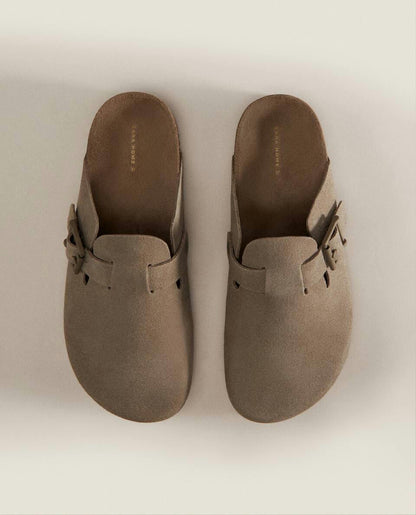 ZOCCOLI IN PELLE CON FIBBIA 