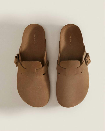 ZOCCOLI IN PELLE CON FIBBIA 