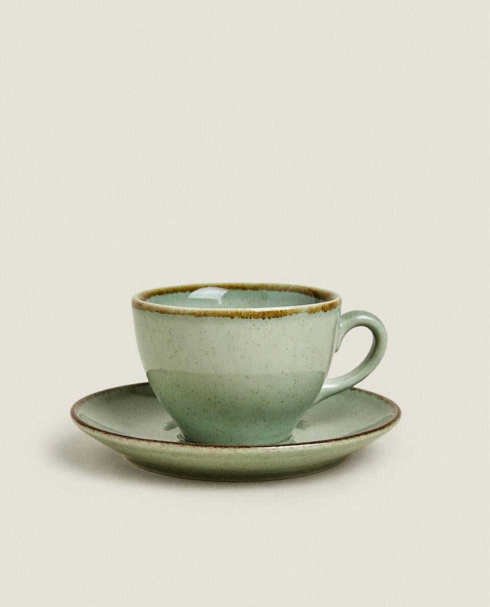 DETTAGLIO DEL BORDO DELLA TAZZA DA TÈ 