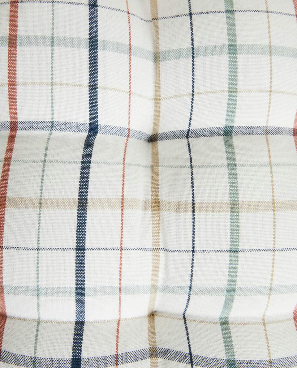 CUSCINO A QUADRI IN FILO TINTO 