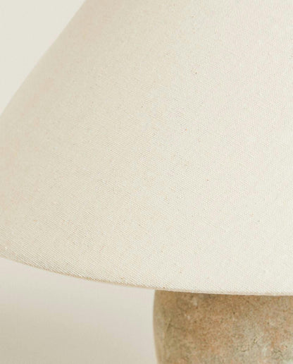 LÁMPARA CON BASE DE CERÁMICA 