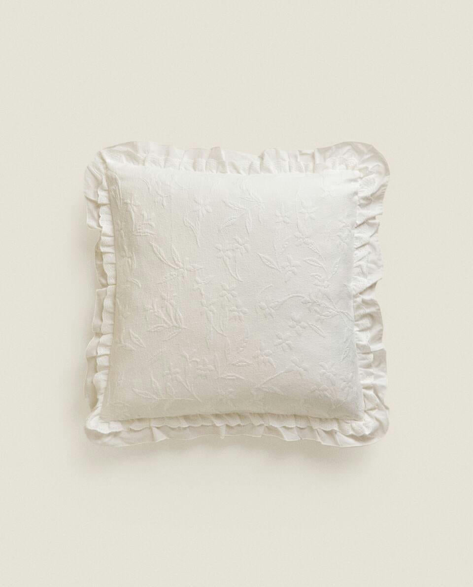 RUFFLE CUSHION COVER