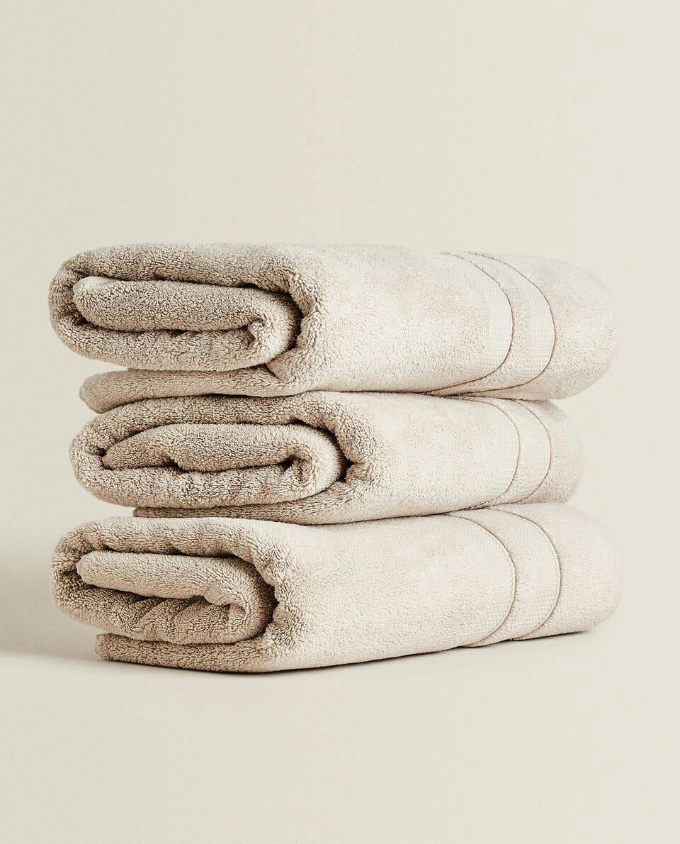 ASCIUGAMANO EXTRA MORBIDO CON DOPPIO BORDO 