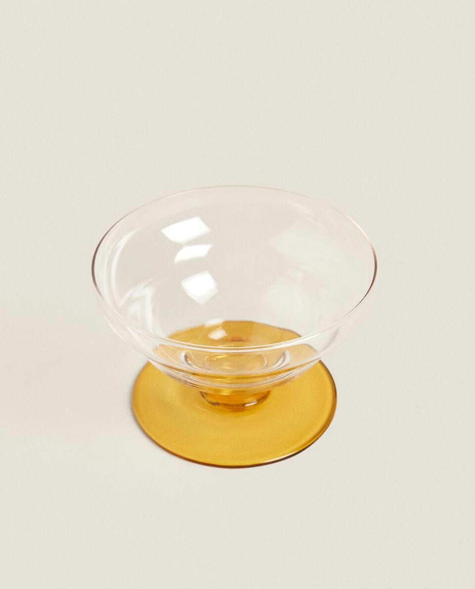 COPA DE HELADO CON BASE DE COLOR 