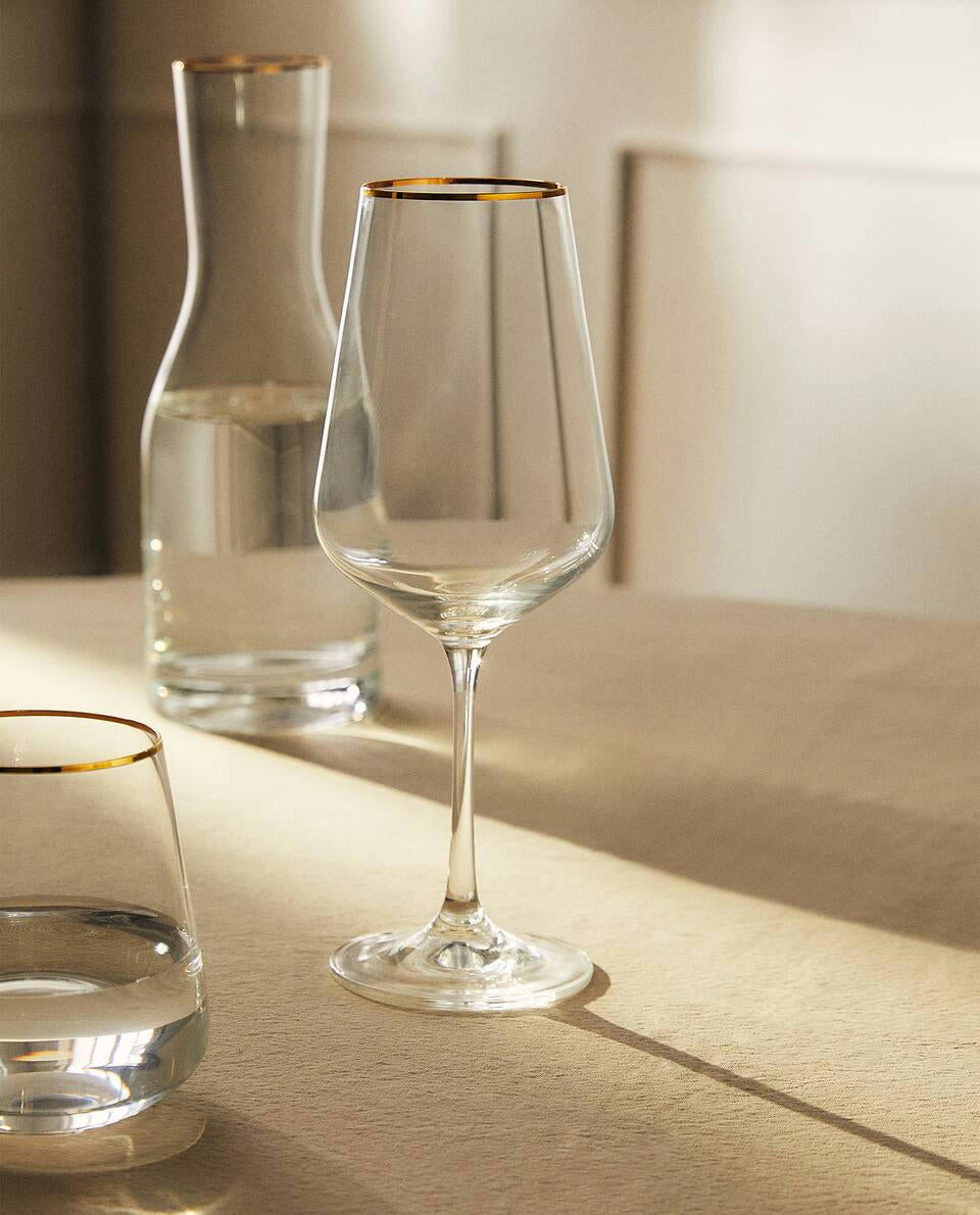 COPA DE VINO CON BORDE DORADO DE CRISTAL BOHEMIA 