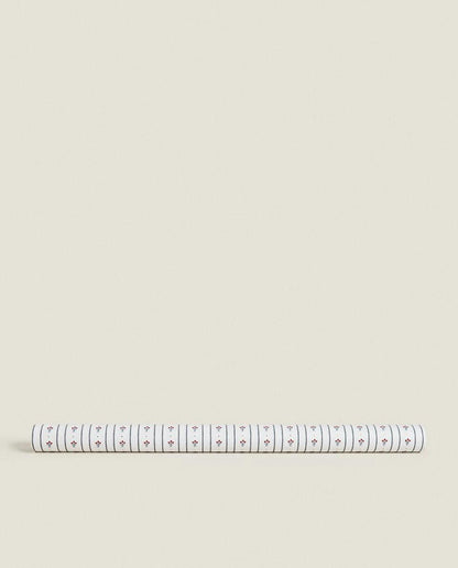 CARTA DA REGALO A RIGHE DI NATALE CON AGRIFOGLIO 