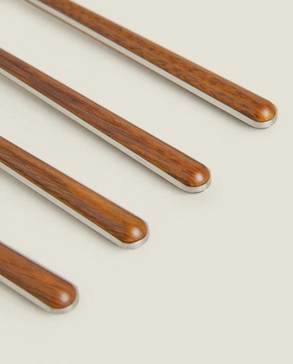 DETTAGLIO SCATOLA 4 FORCHETTE CON MANICO TONDO 